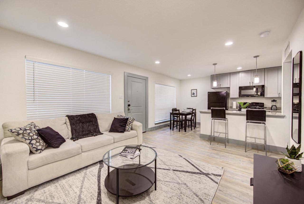 Trendy Midtown Apt, Walk To Shops & Sites, Pets Ok Houston Extérieur photo