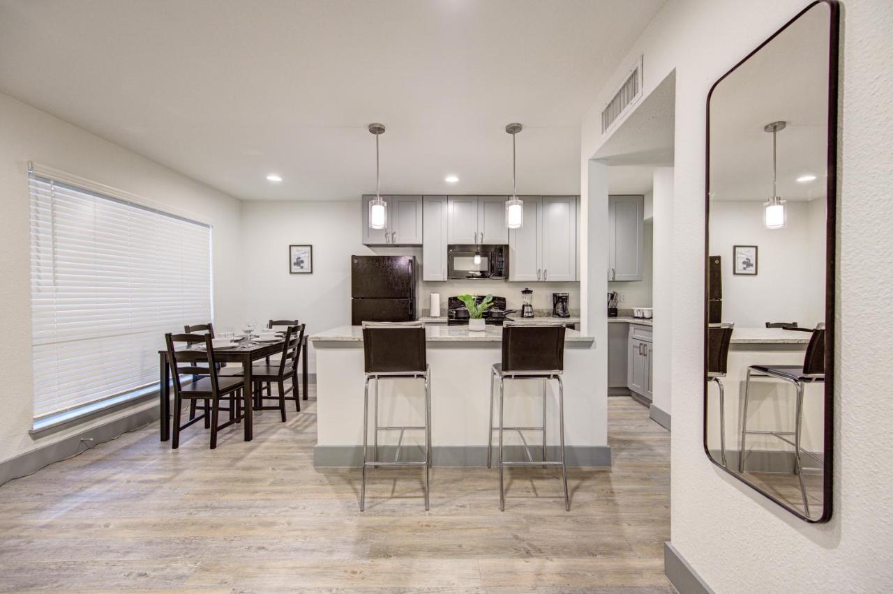 Trendy Midtown Apt, Walk To Shops & Sites, Pets Ok Houston Extérieur photo