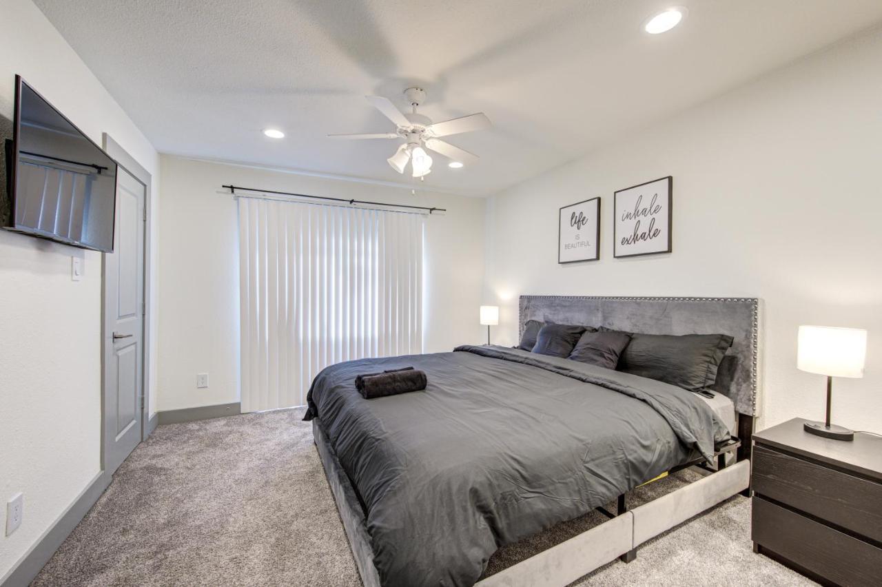 Trendy Midtown Apt, Walk To Shops & Sites, Pets Ok Houston Extérieur photo