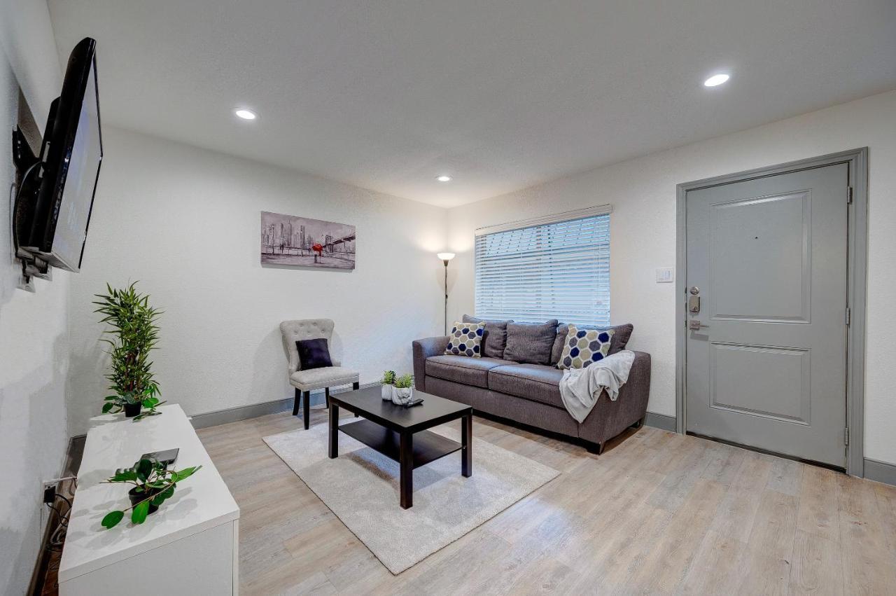 Trendy Midtown Apt, Walk To Shops & Sites, Pets Ok Houston Extérieur photo