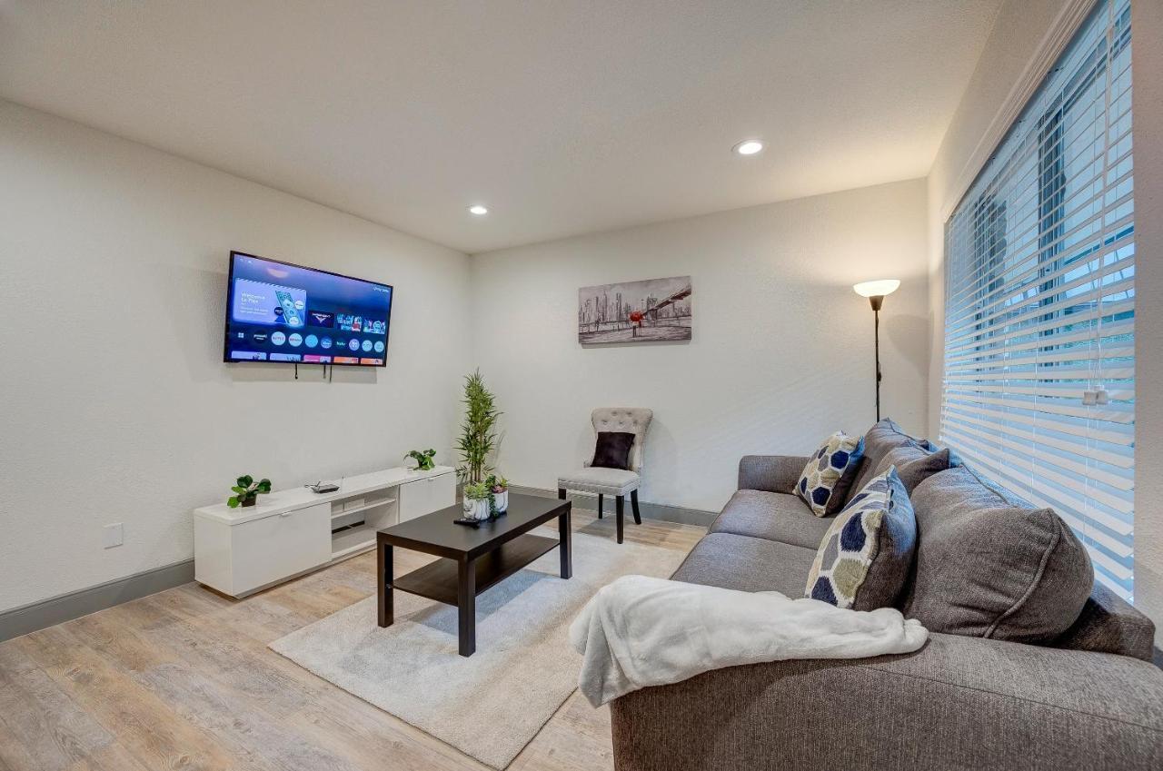 Trendy Midtown Apt, Walk To Shops & Sites, Pets Ok Houston Extérieur photo